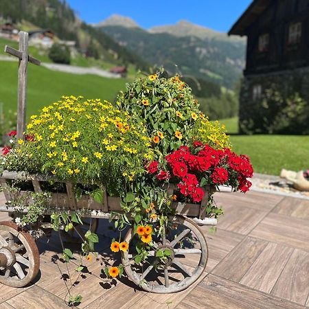 Hotel Garni Gruenmoos Sankt Jakob in Defereggen Buitenkant foto