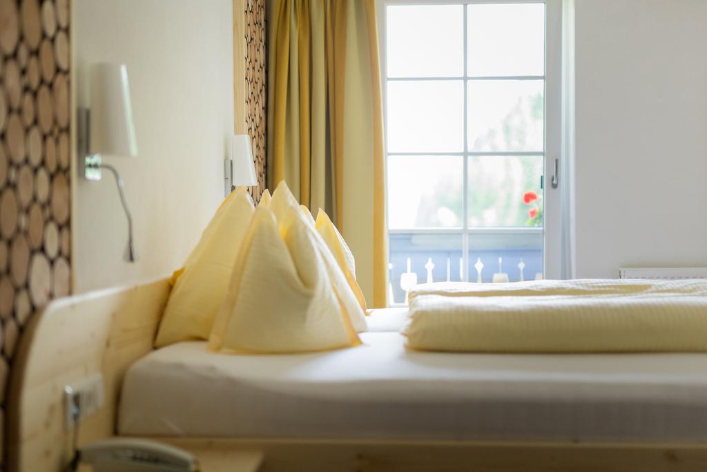 Hotel Garni Gruenmoos Sankt Jakob in Defereggen Kamer foto