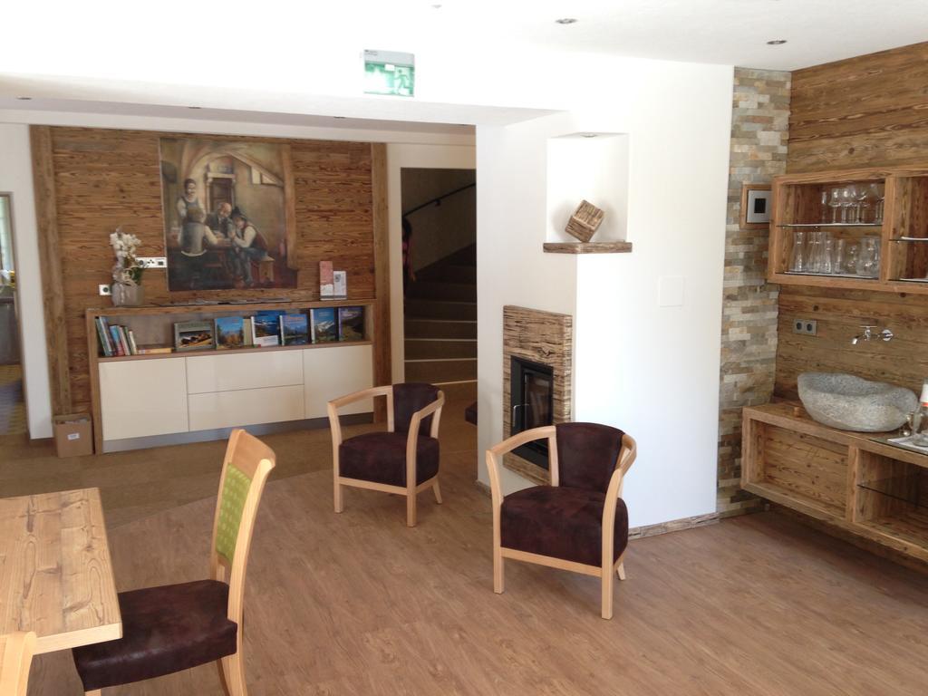 Hotel Garni Gruenmoos Sankt Jakob in Defereggen Buitenkant foto