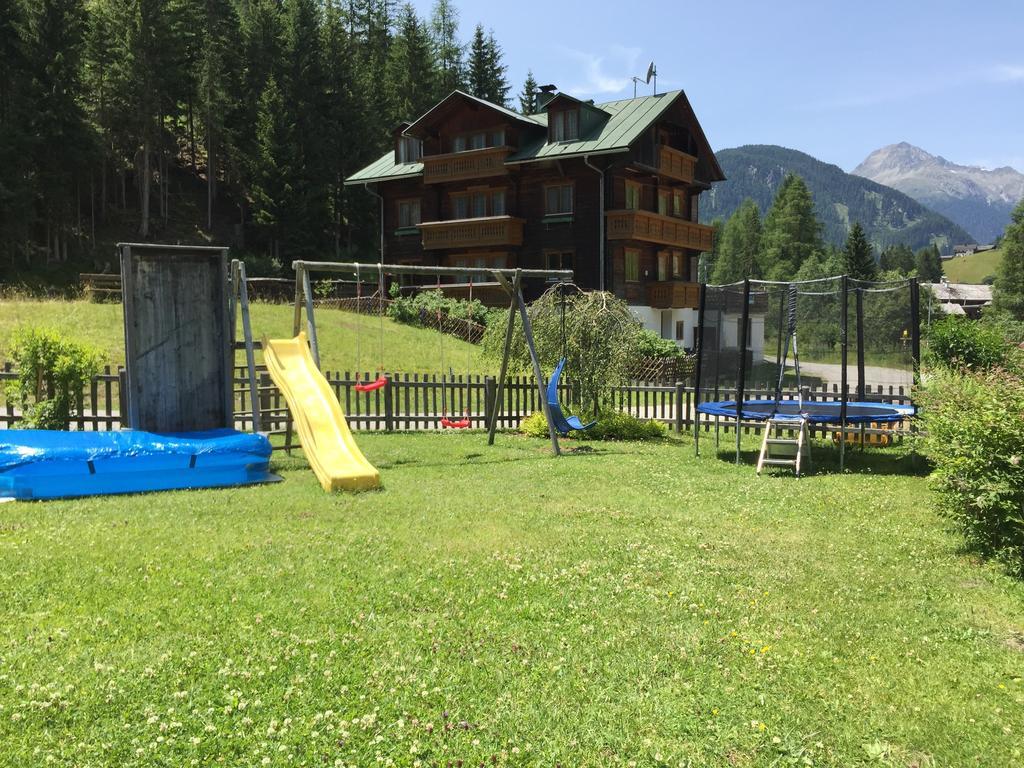 Hotel Garni Gruenmoos Sankt Jakob in Defereggen Buitenkant foto