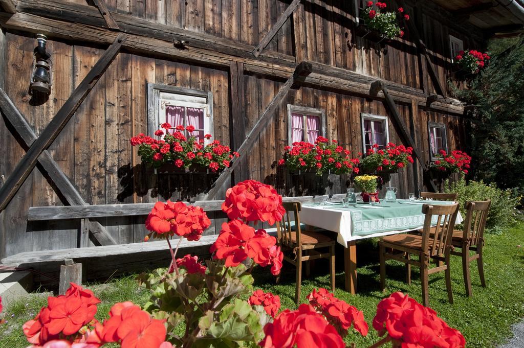 Hotel Garni Gruenmoos Sankt Jakob in Defereggen Buitenkant foto