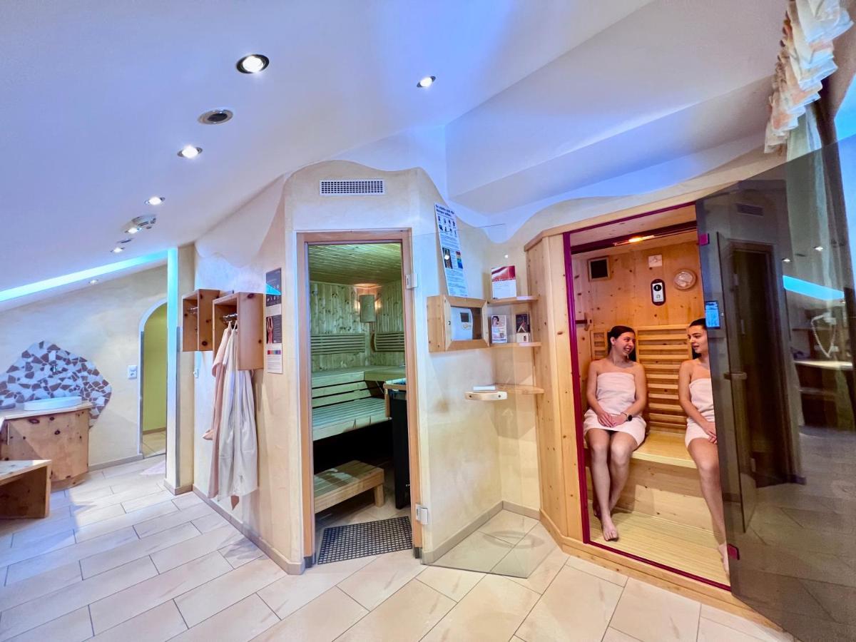 Hotel Garni Gruenmoos Sankt Jakob in Defereggen Buitenkant foto
