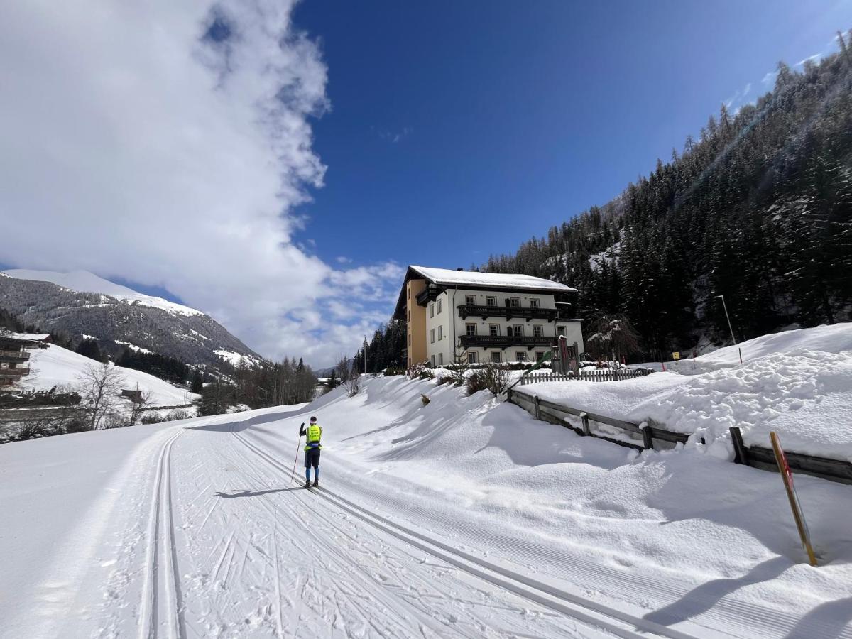 Hotel Garni Gruenmoos Sankt Jakob in Defereggen Buitenkant foto