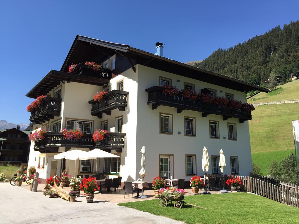 Hotel Garni Gruenmoos Sankt Jakob in Defereggen Buitenkant foto