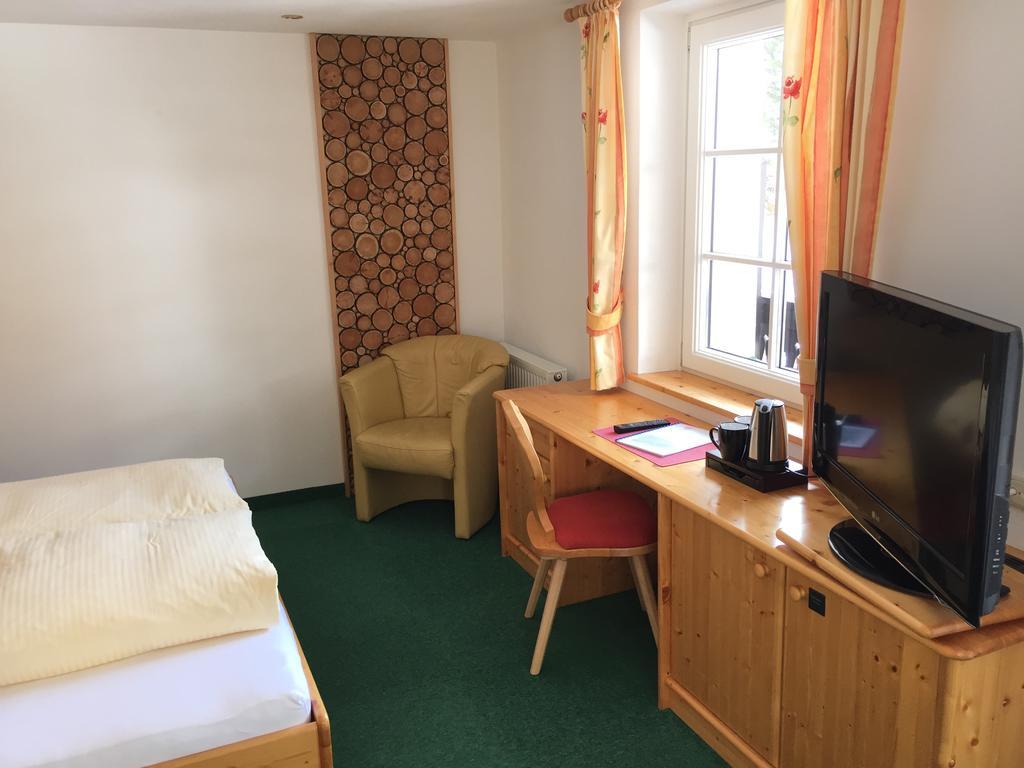 Hotel Garni Gruenmoos Sankt Jakob in Defereggen Buitenkant foto