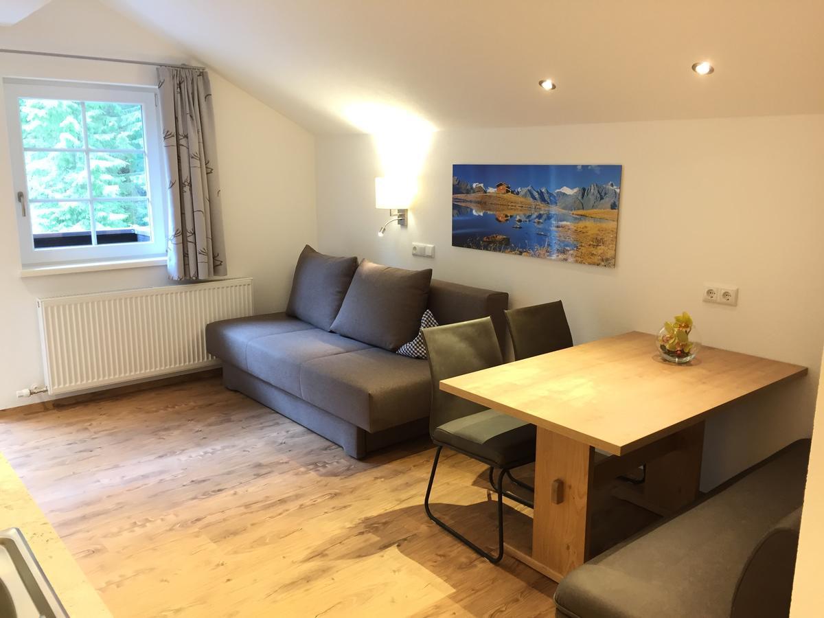 Hotel Garni Gruenmoos Sankt Jakob in Defereggen Buitenkant foto