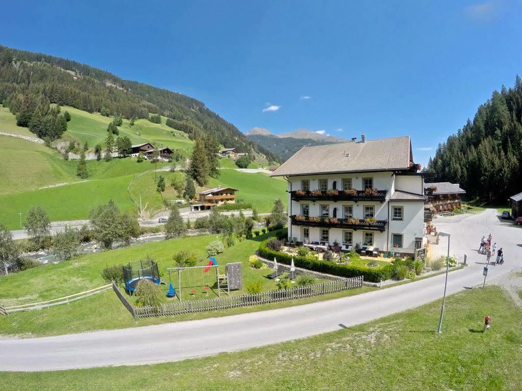 Hotel Garni Gruenmoos Sankt Jakob in Defereggen Buitenkant foto